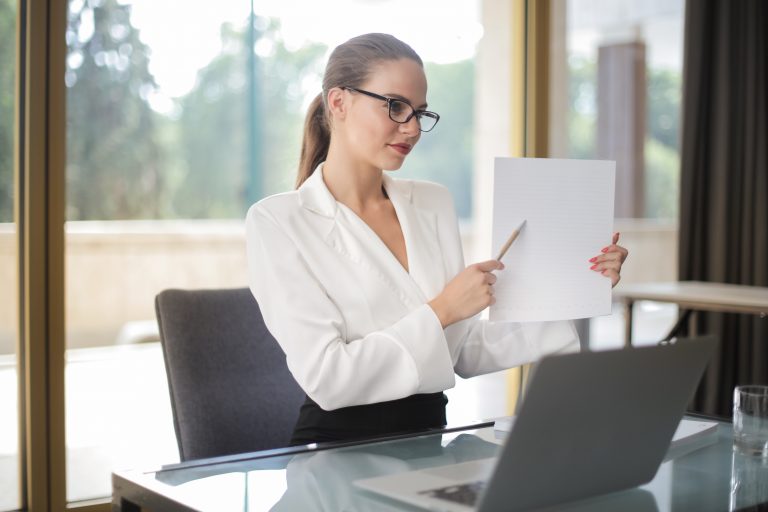 Un gestor de proyectos cuenta con las destrezas para gestionar el éxito de una empresa