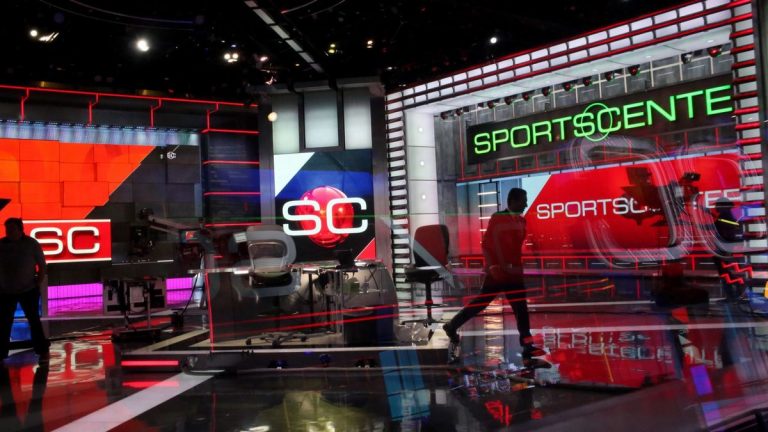 Más de 24 empleados actuales y anteriores de ESPN denuncian racismo tras las cámaras