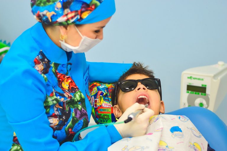 El imprescindible papel de las entidades gubernamentales en la salud oral infantil