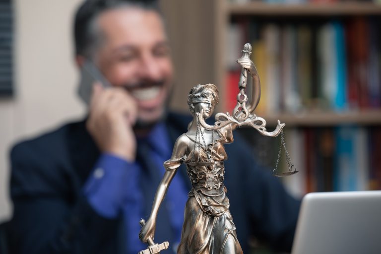 Sí se justifica la necesidad de poseer inmunidad parlamentaria