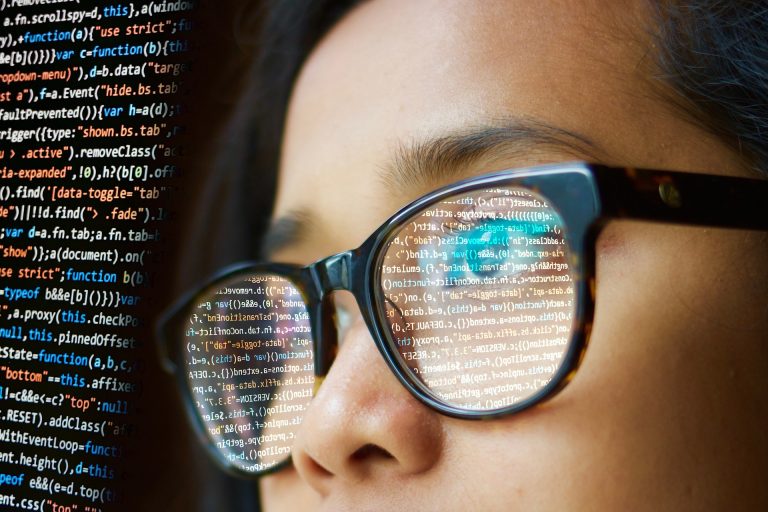 Componentes de Software Vs Servicio Web; las herramientas básicas de un desarrollador.