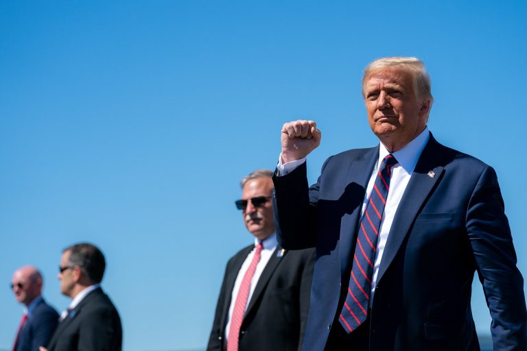 Trump arremete contra Biden; Putin apoya a Lukashenko