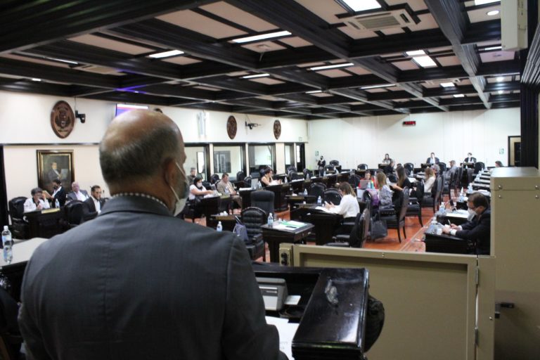 Otra interpelación con las mismas prácticas y rupturas de quórum