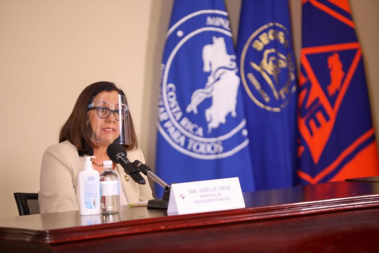 Estudiantes no volverán a las aulas en 2020