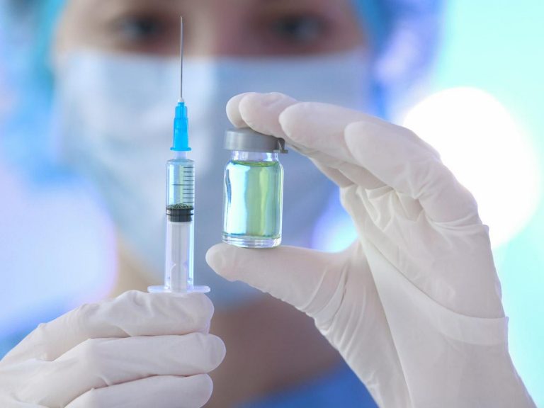 Gobierno contacta a 6 farmacéuticas y pide ‎₡7.200 millones para comprar vacuna contra COVID-19