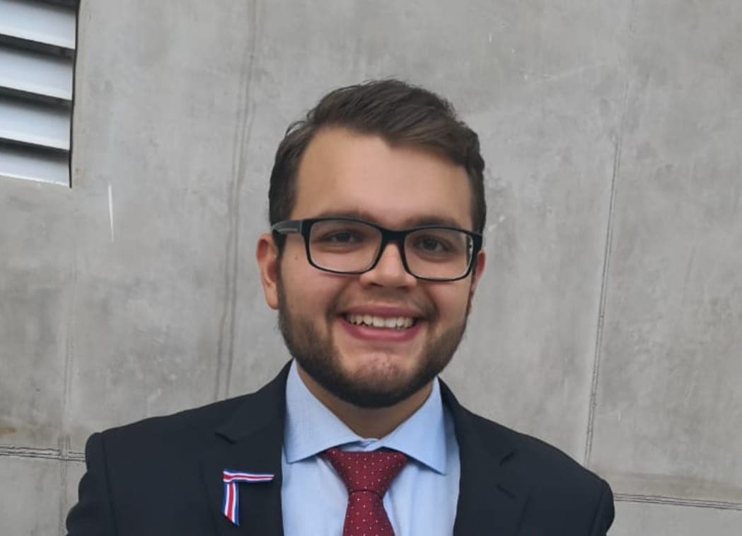 Imagen principal del artículo: Costarricense es el primer centroamericano en ser admitido en prestigioso instituto de física teórica