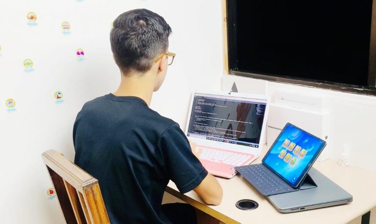 Sutel anuncia subsidio de Internet y equipo a estudiantes que no tienen conexión para recibir clases
