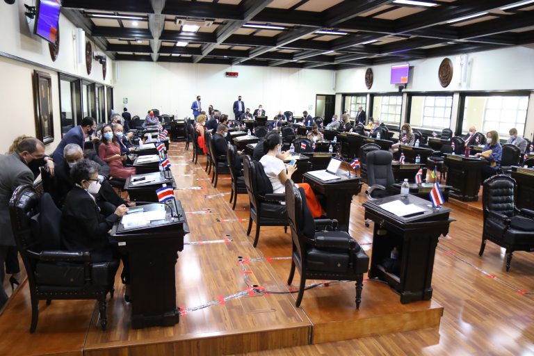 32 diputados rechazan exigirle al Banco Popular mayores rendimientos por jinetear dineros del ROP