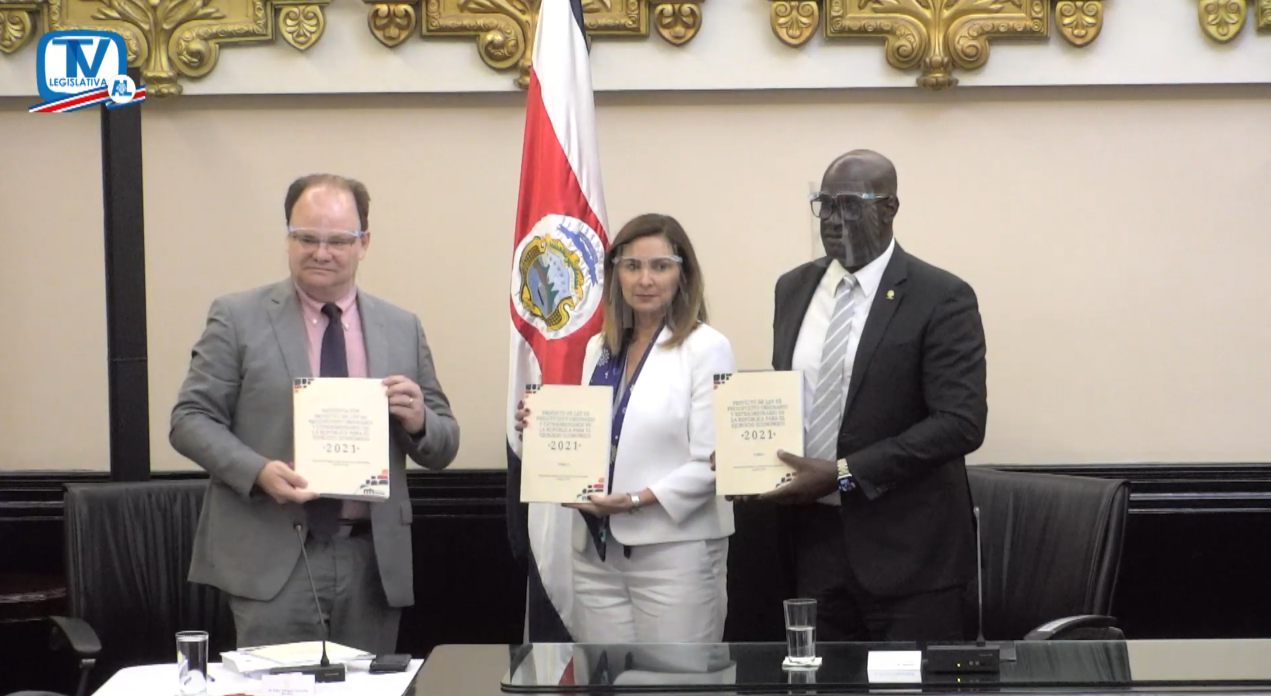 Imagen principal del artículo: Hacienda presenta presupuesto para 2021 con recorte de ¢368 mil millones en el gasto primario