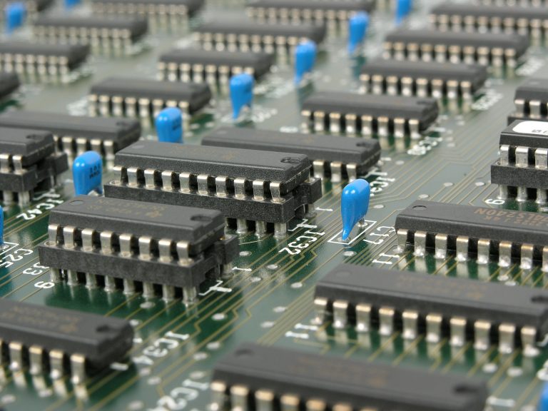 La electrónica entra fuerte y segura en la cuarta revolución industrial