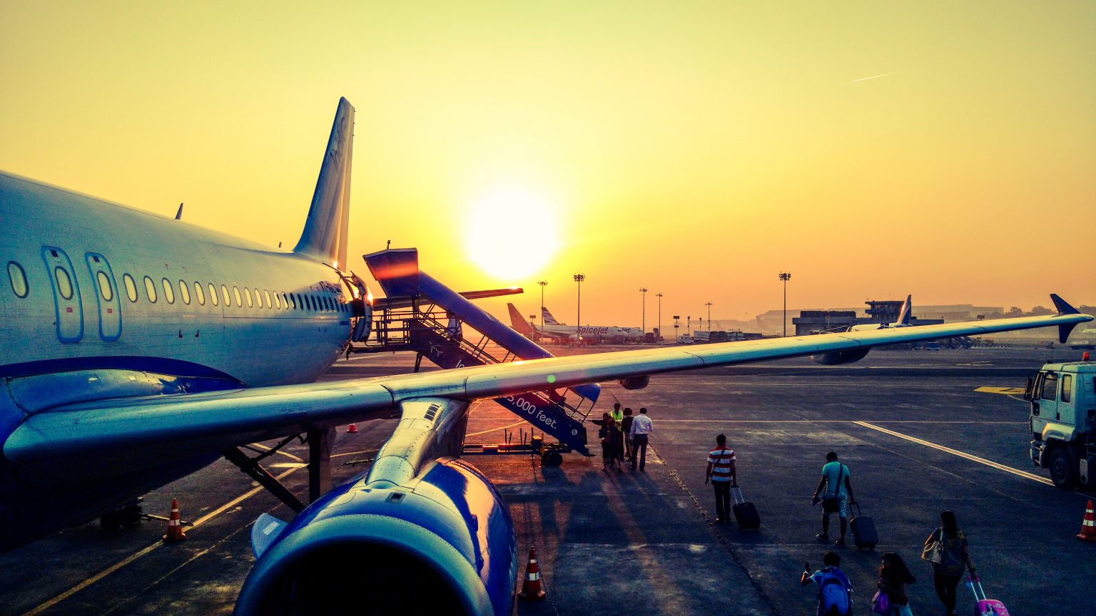 Imagen principal del artículo: Reinvención: el reto de las aerolíneas ante la reactivación económica