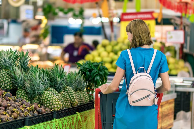 Costa Rica debe rediseñar su comercio local y reinventarse para atravesar la crisis
