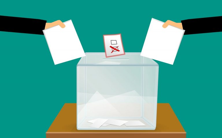 El dilema de financiar partidos políticos con fondos públicos cuando existen preocupaciones urgentes en educación y la atención médica