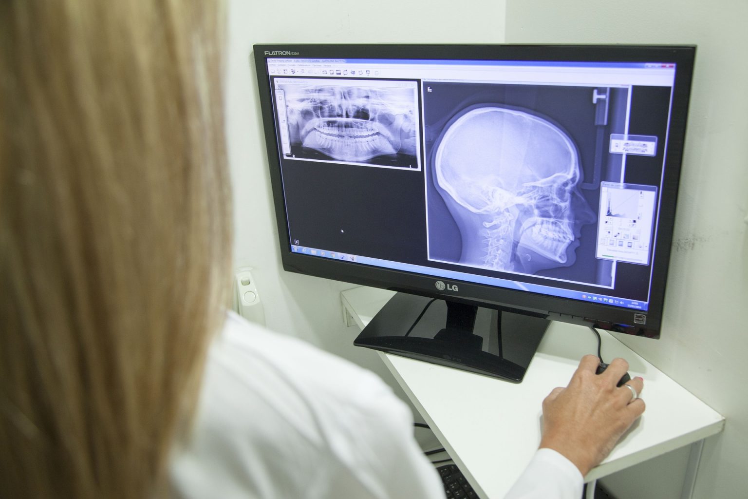 Imagen principal del artículo: La tecnología y los sistemas innovadores en el ámbito de la odontología