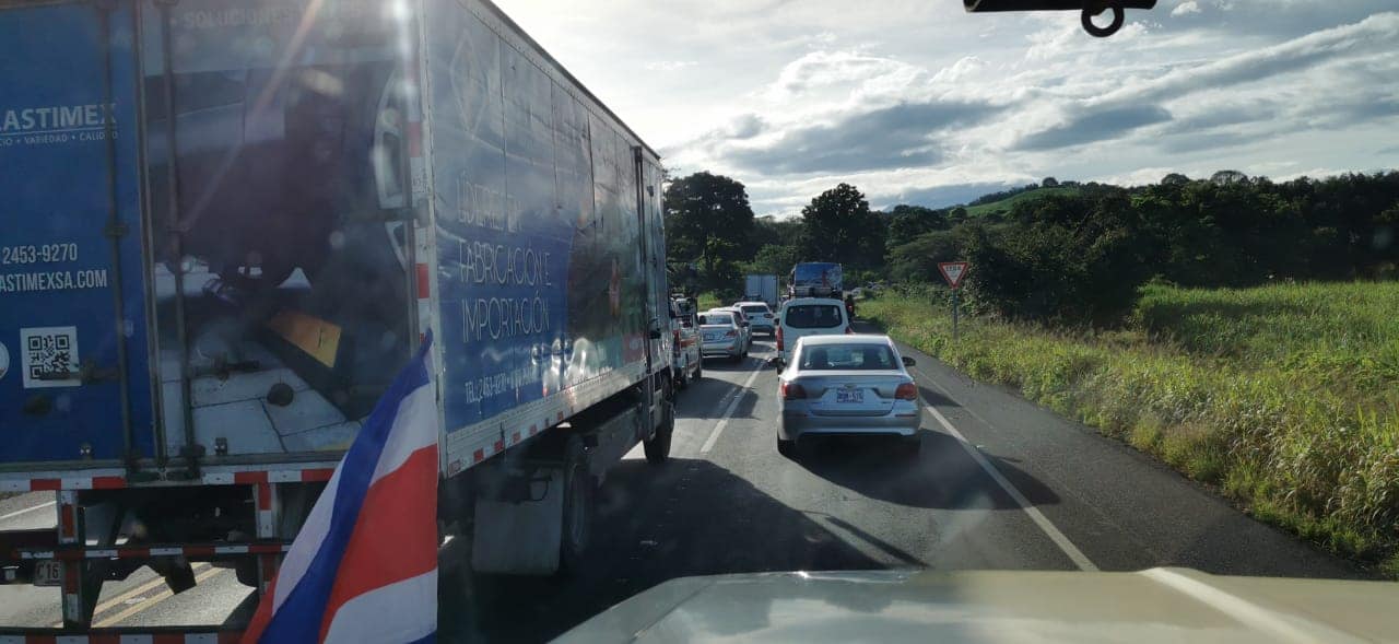 Imagen principal del artículo: Alvarado firma acuerdo con manifestantes de la Zona Sur para levantar bloqueos