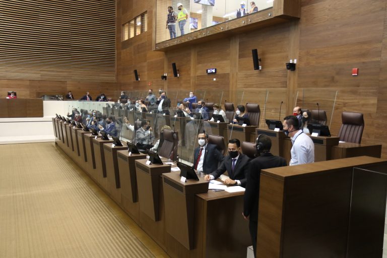 Presidente del Congreso programa actividades religiosas para primera sesión del nuevo Plenario