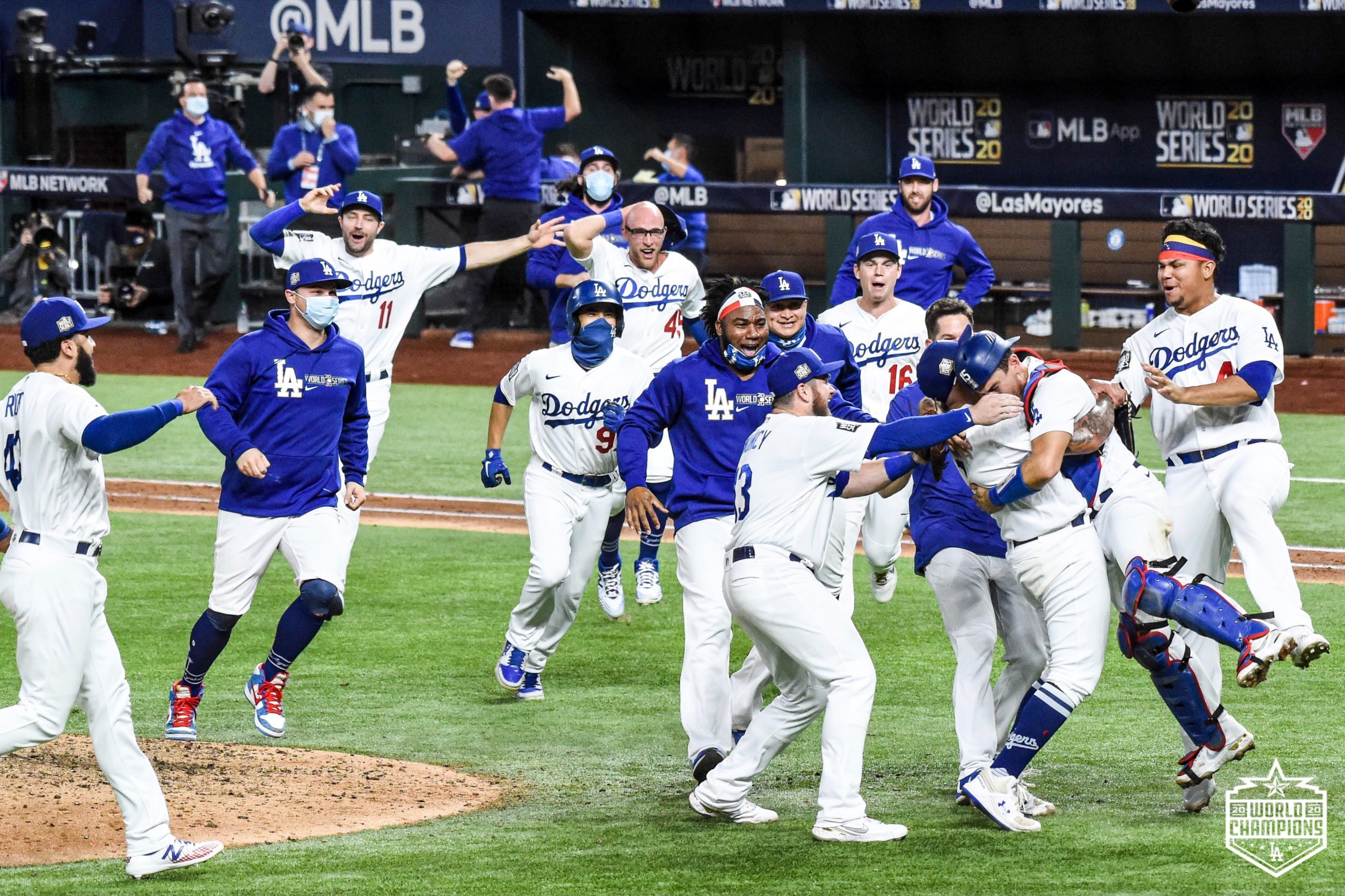 Imagen principal del artículo: ¡Dodgers ganan una Serie Mundial después de 32 años!
