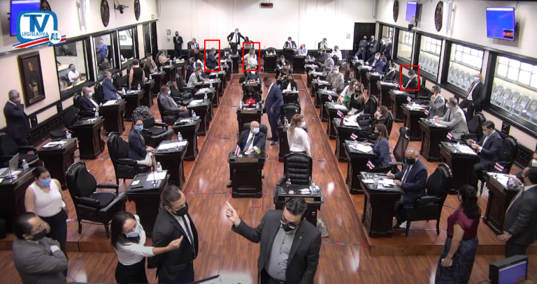 "Por la puerta del sótano": Fernando Cruz seguirá 8 años más como magistrado