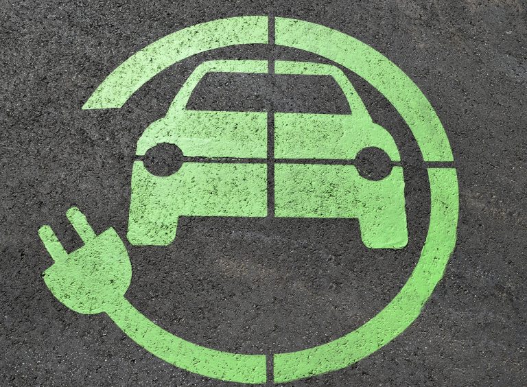 Reconsideraciones del uso de los vehículos eléctricos y sus posibles desventajas a largo plazo