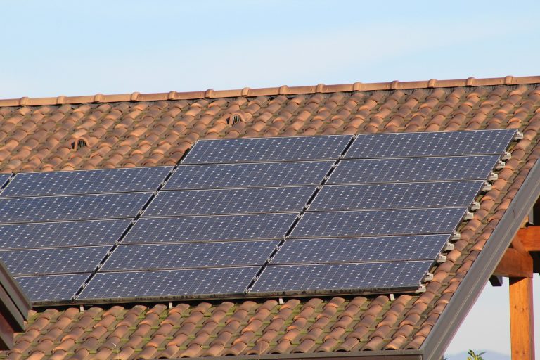 Un modelo eléctrico sostenible, solidario, distribuido y eficiente