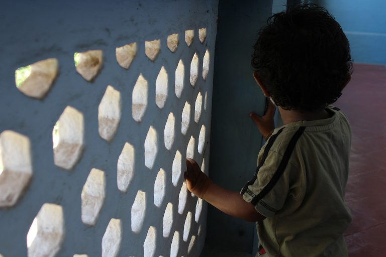 Voyeurs de la cuarentena IV: Nicolás y Matías, niños
