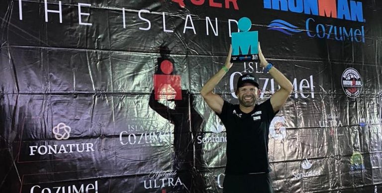 "Macho" Moncada clasificó al mundial y ganó bronce en Ironman de Cozumel, México