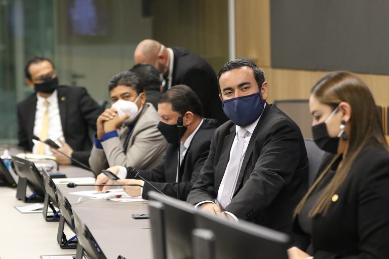 Por tercera vez, Procuraduría dice que diputados no pueden cobrar cesantía si antes fueron funcionarios