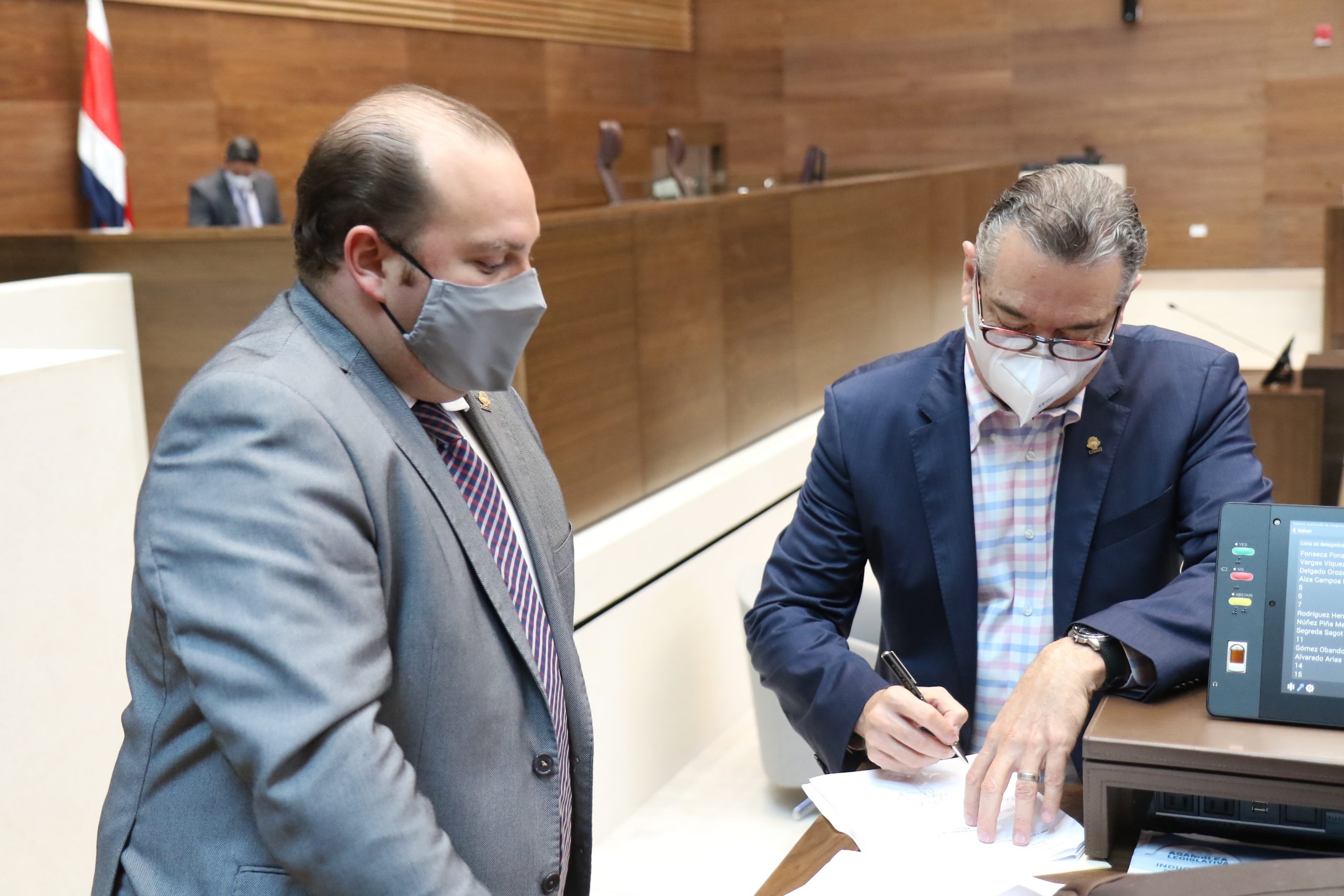 Imagen principal del artículo: Diputados rechazan pedir renuncia del Consejo Superior de Educación