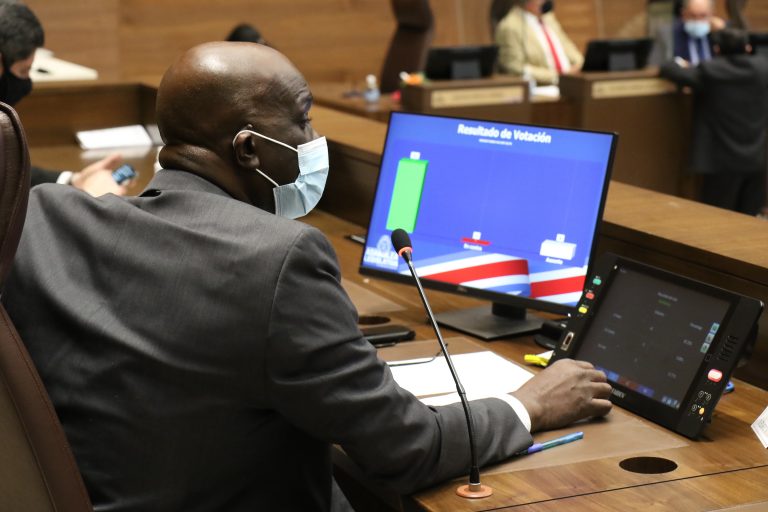 Presidente del Congreso: "Es imposible" cumplir con plazo para aprobar agenda FMI