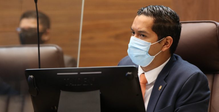 PLN cierra investigación contra Viales por presuntos nexos con narcotráfico pero le pide renunciar a la secretaría general