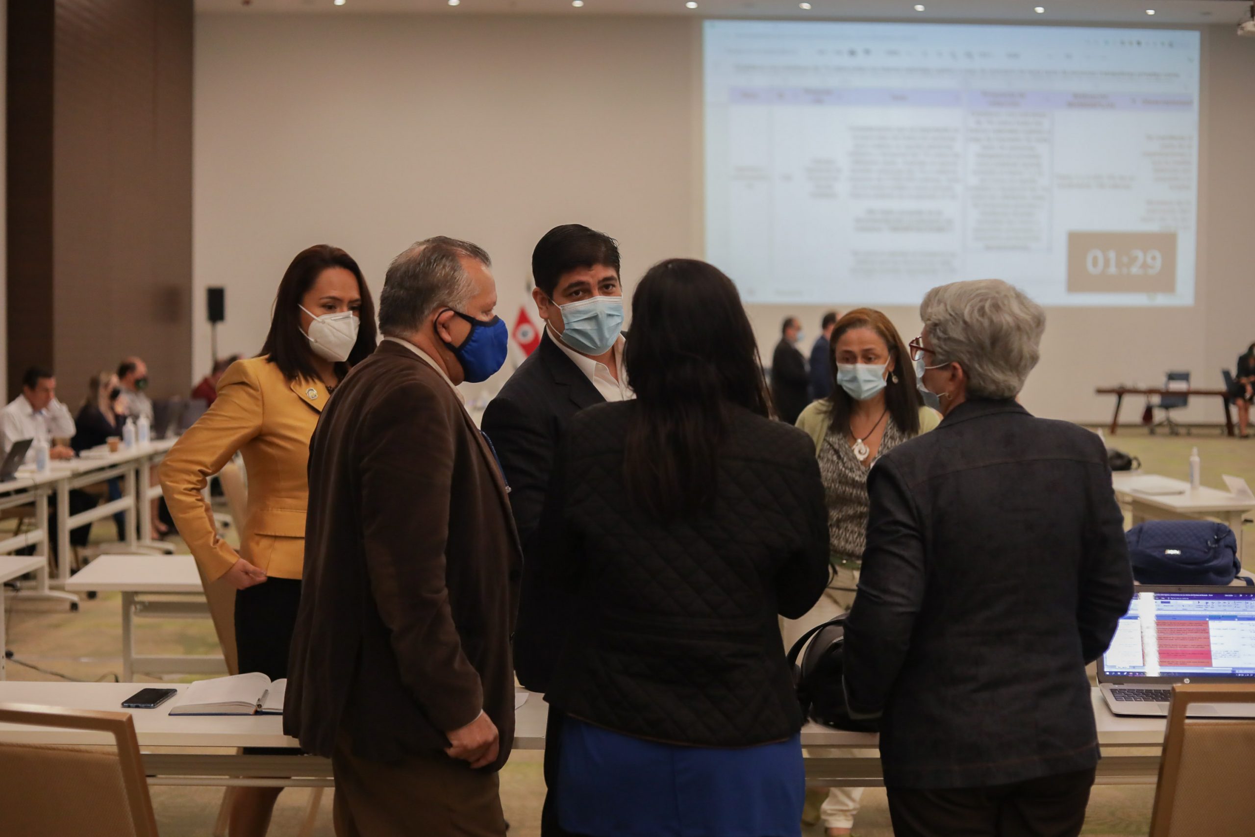 Imagen principal del artículo: Mesa de diálogo no logra acuerdos para recortar exoneraciones