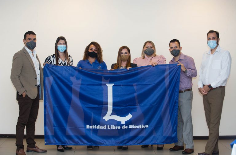 Grameen se convierte en la primera microfinanciera 100% libre de efectivo en Costa Rica