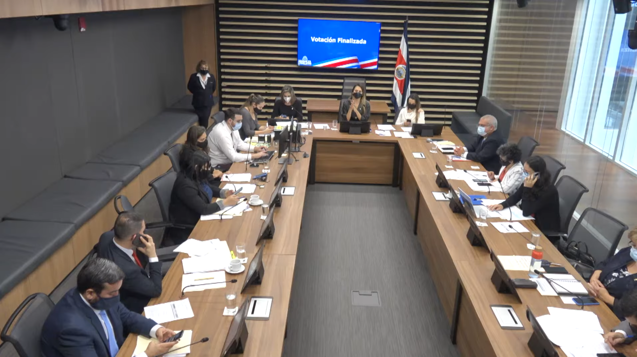 Imagen principal del artículo: Paola Vega presenta 42 mociones a proyecto que pretende reconocer derechos a "no nacidos"