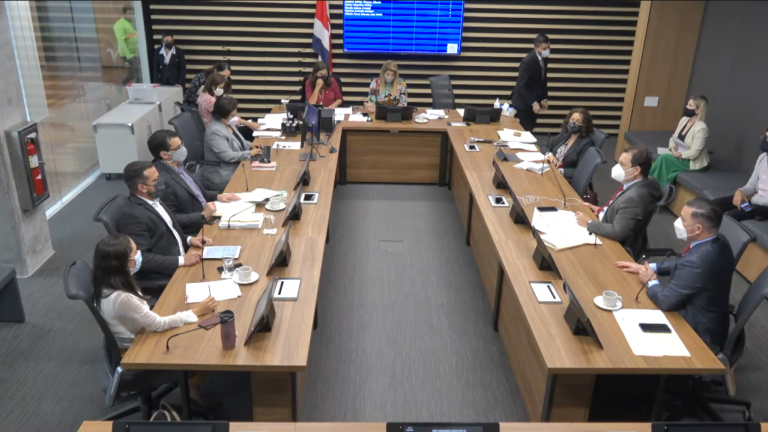 Avanza proyecto para sancionar a diputados que falten al deber de probidad