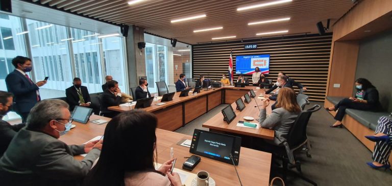 Comisión avala proyecto para negar nacionalidad a extranjeros con antecedentes penales