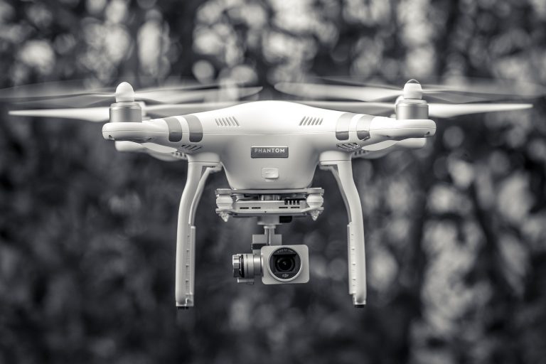Sobre los drones que proyectaron mensajes en la Asamblea Legislativa
