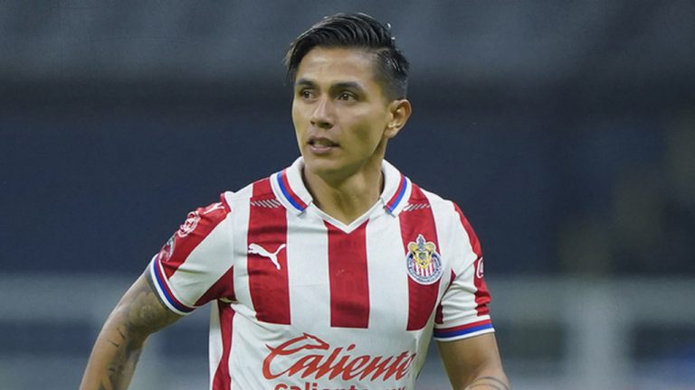 Chivas de Guadalajara despidieron a mediocampista por presunta agresión sexual