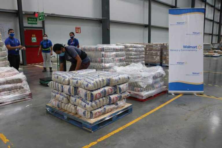 Territorios indígenas damnificados por ETA reciben ayuda de Walmart