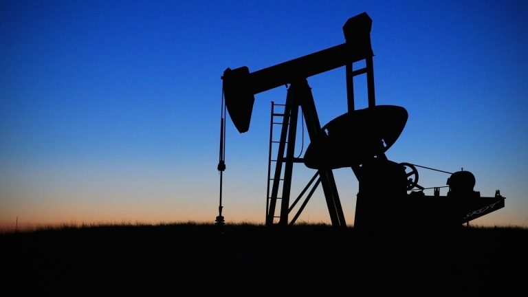 Obtención de subproductos derivados del crudo mediante destilación fraccionada en refinería