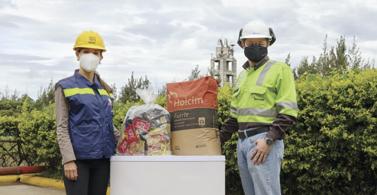 Imagen principal del artículo: Nestlé Costa Rica neutraliza el impacto ambiental de sus residuos plásticos postconsumo