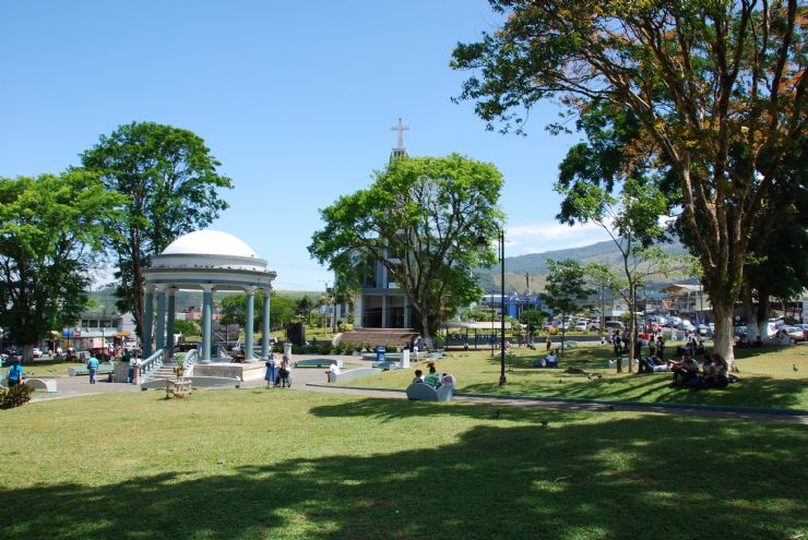 San Carlos, Desamparados y Cañas reconocidos como los cantones más emprendedores del país