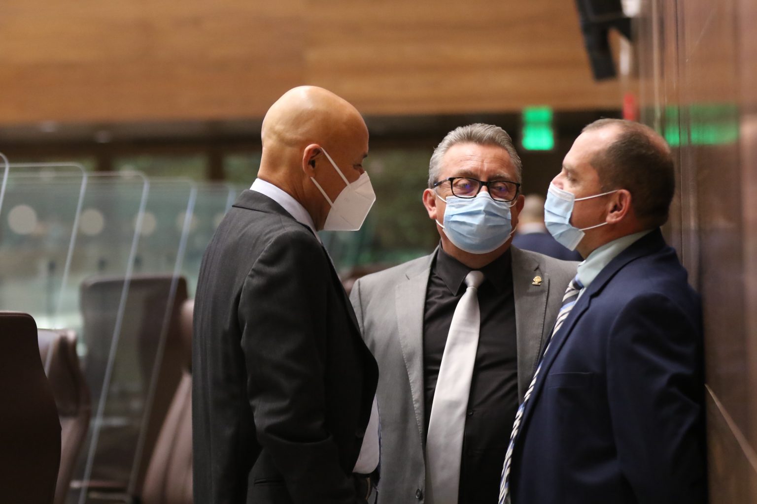Imagen principal del artículo: Congreso aprueba ley de derechos para personas con TEA y ampliación de la Red de Cuido