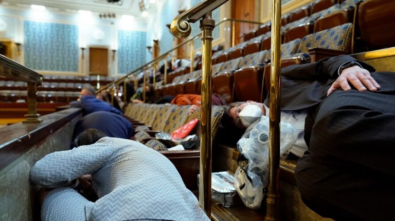 La comunidad internacional reacciona ante los vergonzosos hechos en el Capitolio de EE.UU.