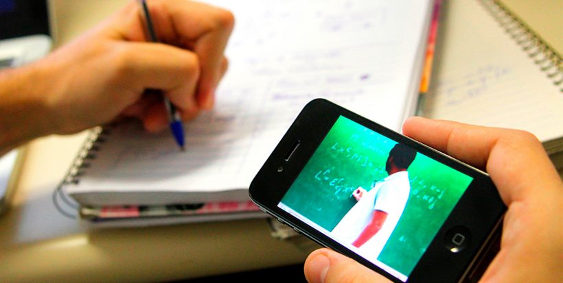 Imagen principal del artículo: Tecnología móvil como reto y aliada para potenciar la educación durante la pandemia