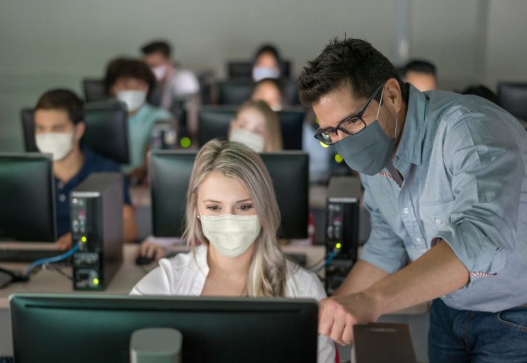 Proyecto busca capacitar sobre data y ciberseguridad a jóvenes de colegios técnicos