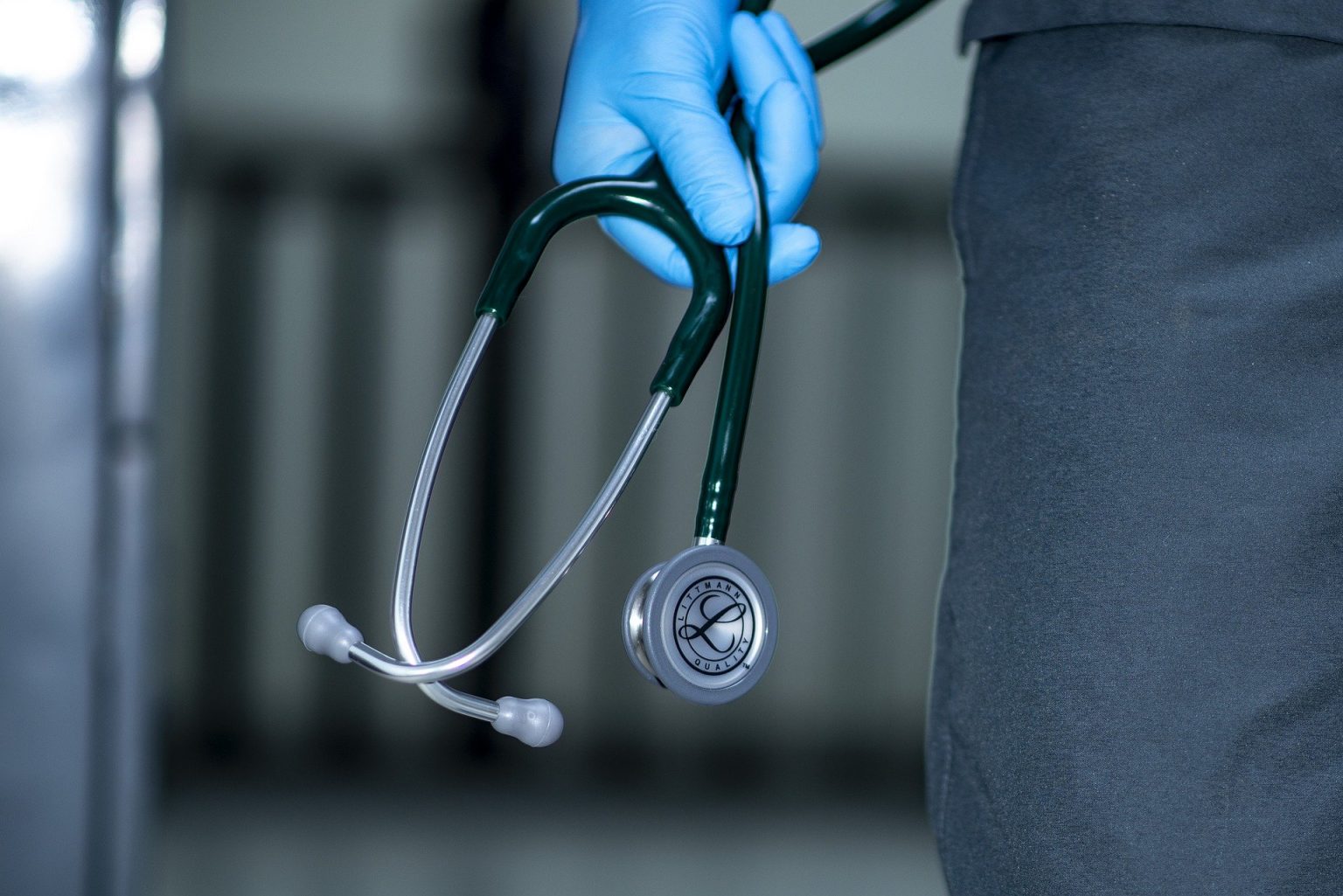 Imagen principal del artículo: ¿Por qué lo mejor para todos es dejar que los estudiantes de medicina de la UCR vuelvan cuanto antes a los centros hospitalarios de la CCSS?