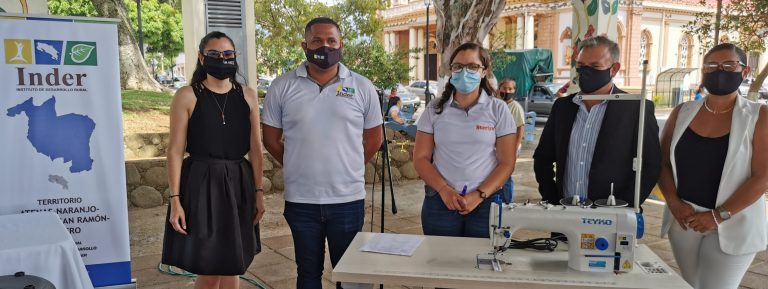 Municipalidad de Naranjo e Inder se unen para apoyar a 28 emprendedoras del área textil