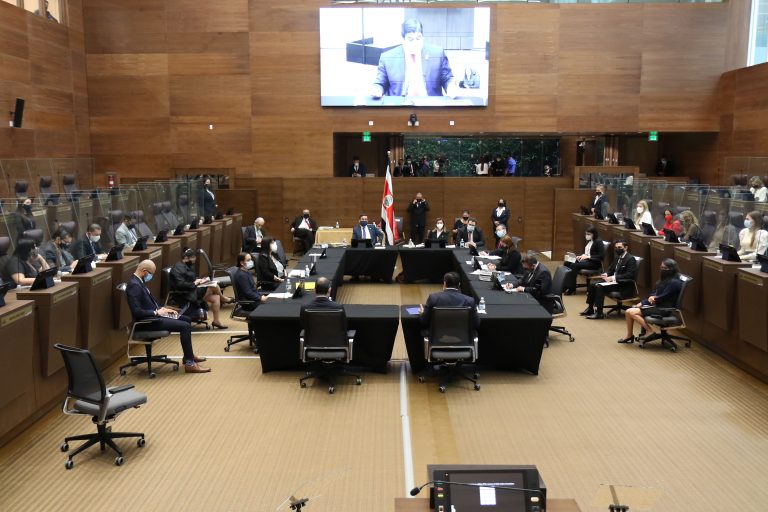 Presidencia pide declarar inconstitucional "interpelación velada" a Alvarado por caso UPAD