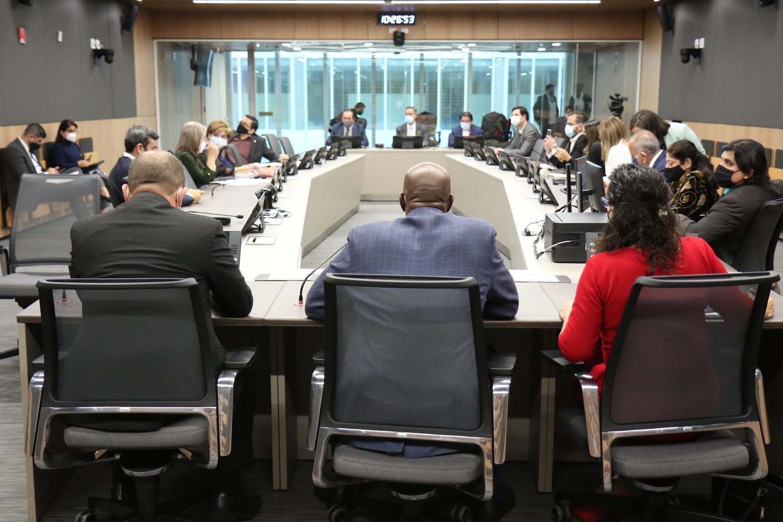 Imagen principal del artículo: Diputados ponen excusas a reponer horas de trabajo perdidas tras sus vacaciones de una semana