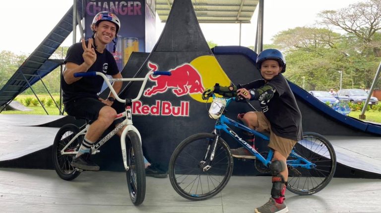 Kenneth Tencio se pone a la orden de las municipalidades para construir skateparks bien hechos